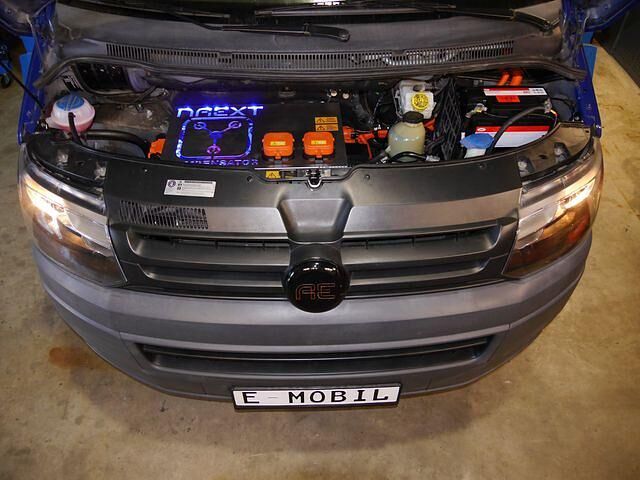 Der alte Diesel hat in diesem Bulli ausgedient