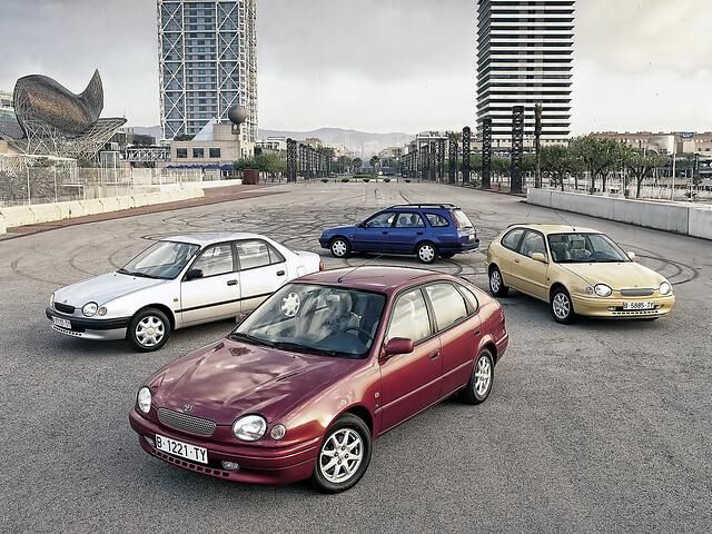 1997: Der Corolla avanciert mit 22,65 Millionen verkauften Einheiten zum meistverkauften Auto der Welt. Im September deutsche Markteinführung der achten Corolla-Generation (E110). 