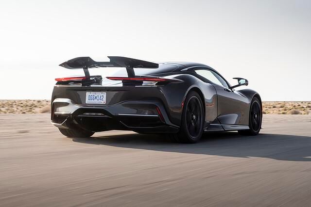 Der Spurt von 0 auf 100 km/h gelingt in 1,9 Sekunden