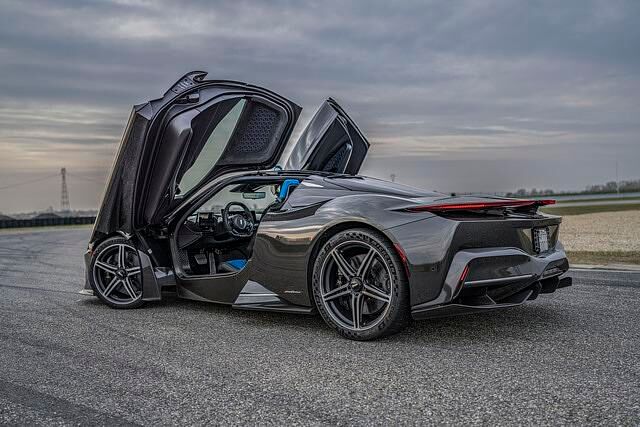 Interessenten müssen rund 2,38 Millionen Euro investieren