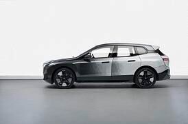 BMW iX Flow featuring E Ink  - Farbwechsel auf Knopfdruck  