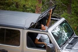 Jeep Wrangler 4xe - Geschützt über Stock und Stein