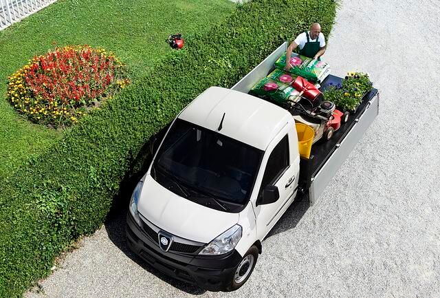 Zwar ist der neue Porter gegenüber dem Vorgänger deutlich gewachsen, doch beansprucht er mit maximal gut 7 Quadratmeter weiterhin eine vergleichsweise geringe Verkehrsfläche