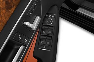 Mercedes E-Class (Baujahr 2015) Elegance 4 Türen Bedienungselemente Tür