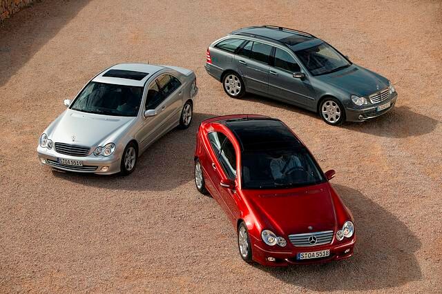 : Generationenwechsel; auf die in über 1,8 Millionen Einheiten C-Klasse-Baureihe 202 folgt die neue Baureihe 203