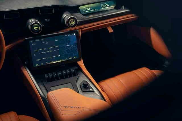 Beeindruckend übersichtlich ist das Bedienkonzept des Rimac Nevera