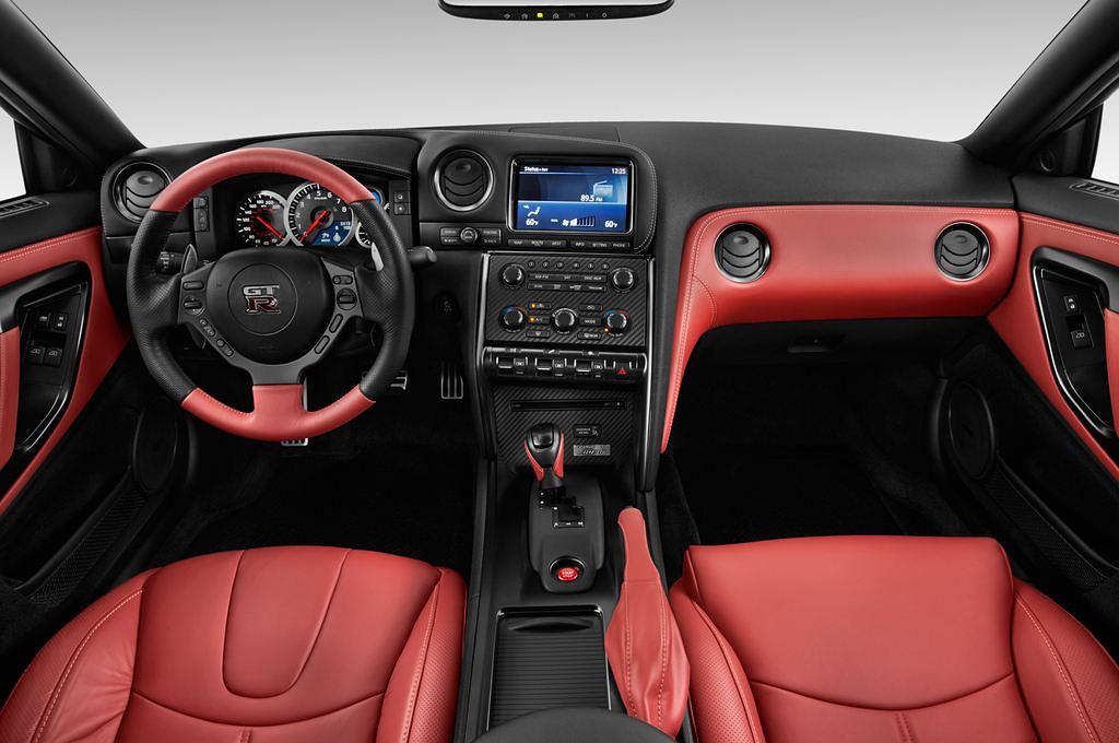 Nissan GT-R (Baujahr 2012) - 2 Türen Cockpit und Innenraum