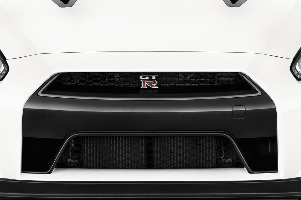 Nissan GT-R (Baujahr 2012) - 2 Türen Kühlergrill und Scheinwerfer