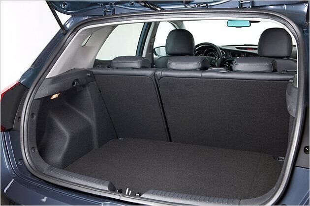 Ins Heck passen mindestens 380 Liter Gepäck