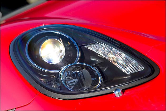 Bi-Xenonscheinwerfer sind für 1.559 Euro erhältlich