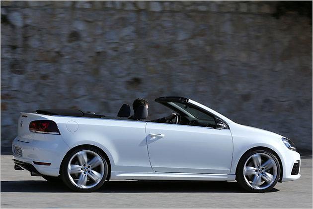 In neun Sekunden entblättert sich das Golf R Cabrio