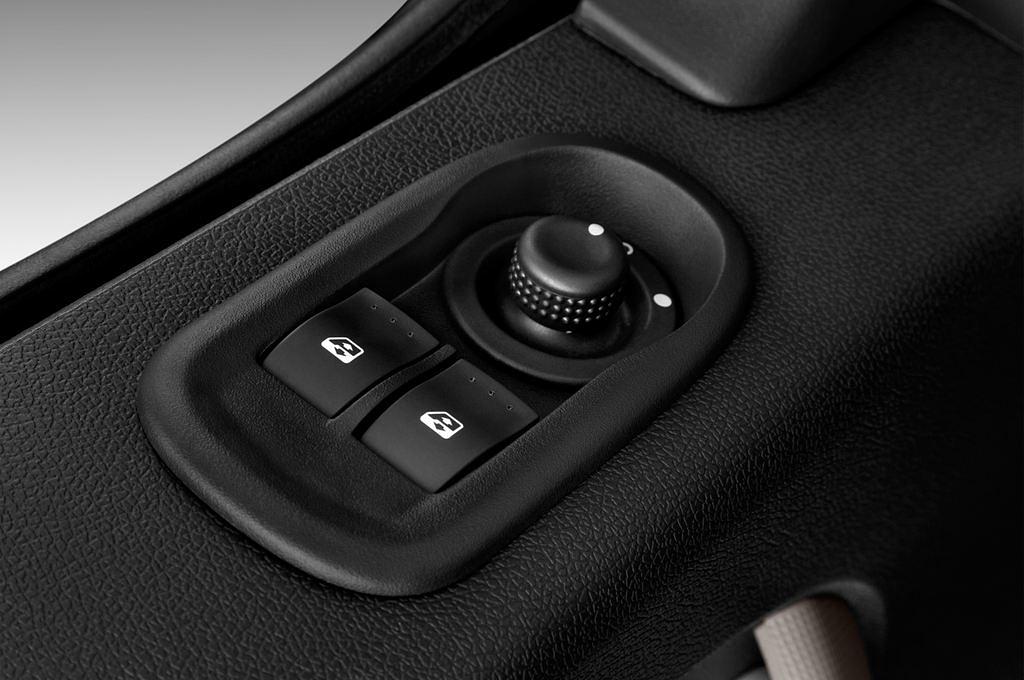 Nissan NV400 (Baujahr 2016) Pro 4 Türen Bedienungselemente Tür