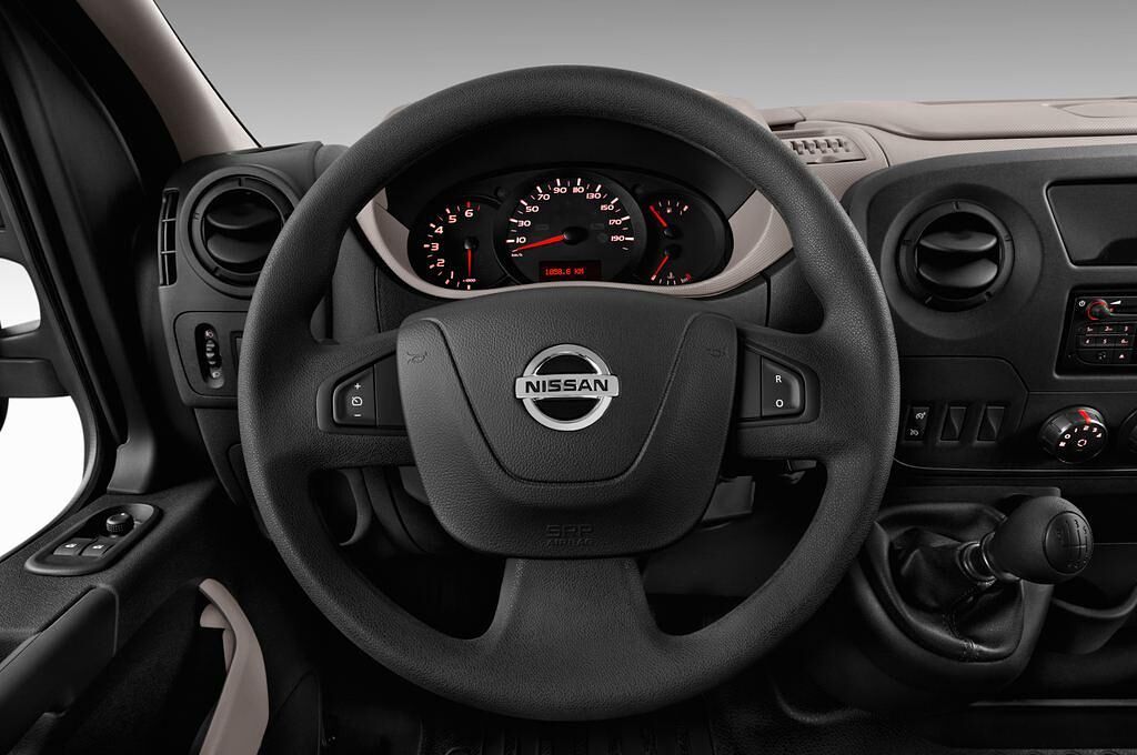 Nissan NV400 (Baujahr 2016) Pro 4 Türen Lenkrad