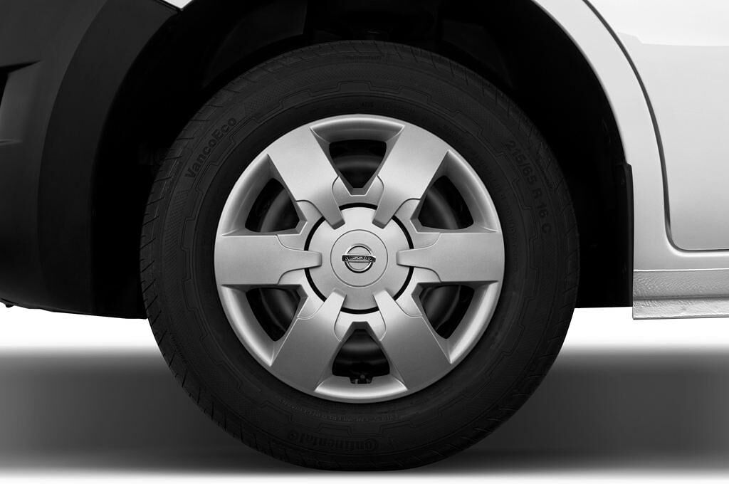 Nissan NV400 (Baujahr 2016) Pro 4 Türen Reifen und Felge
