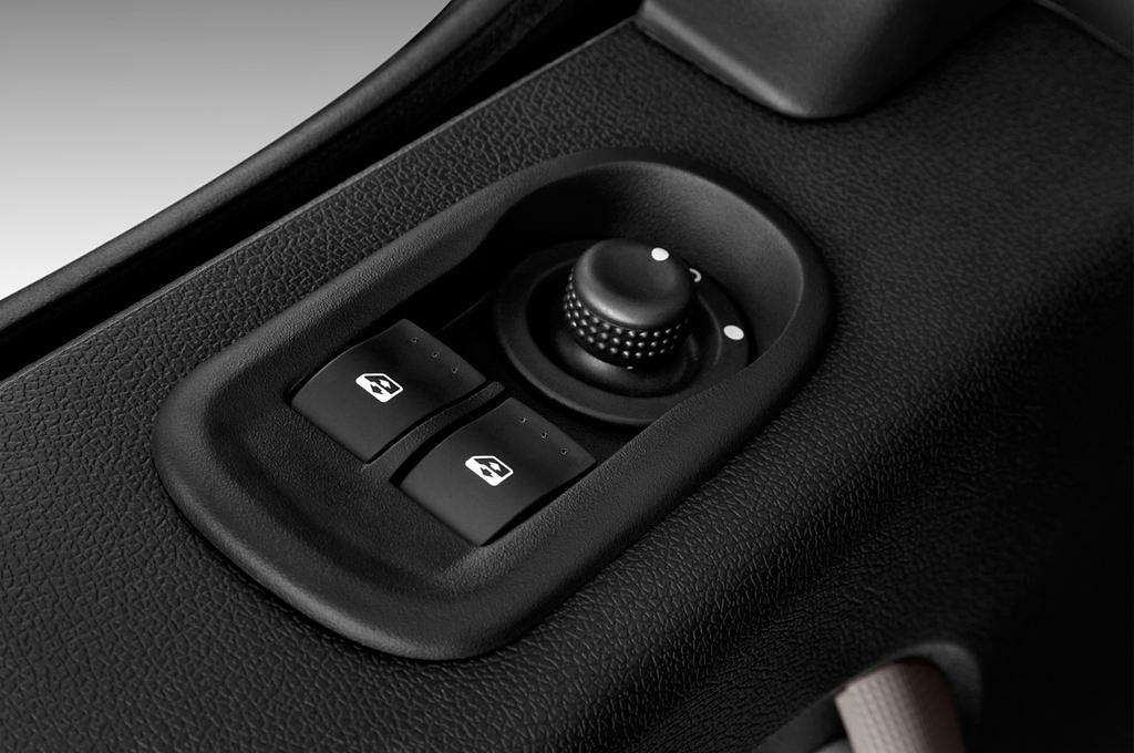 Nissan NV400 Kombi (Baujahr 2016) Premium 5 Türen Bedienungselemente Tür