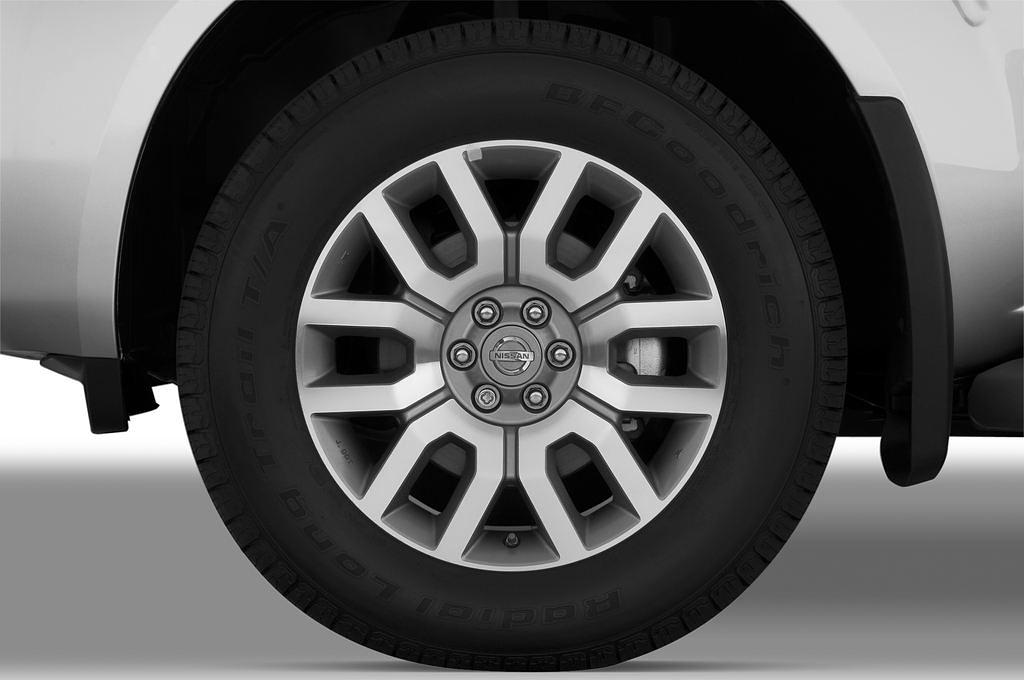 Nissan Pathfinder (Baujahr 2010) LE 5 Türen Reifen und Felge