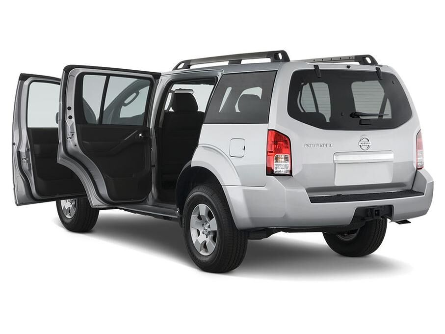 Nissan Pathfinder (Baujahr 2010) SE 5 Türen Tür geöffnet