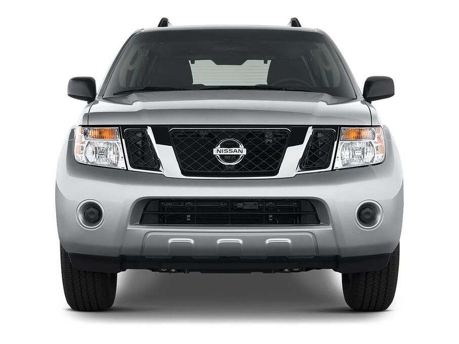 Nissan Pathfinder (Baujahr 2010) SE 5 Türen Frontansicht