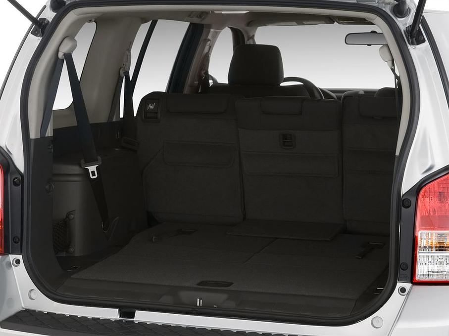 Nissan Pathfinder (Baujahr 2010) SE 5 Türen Kofferraum