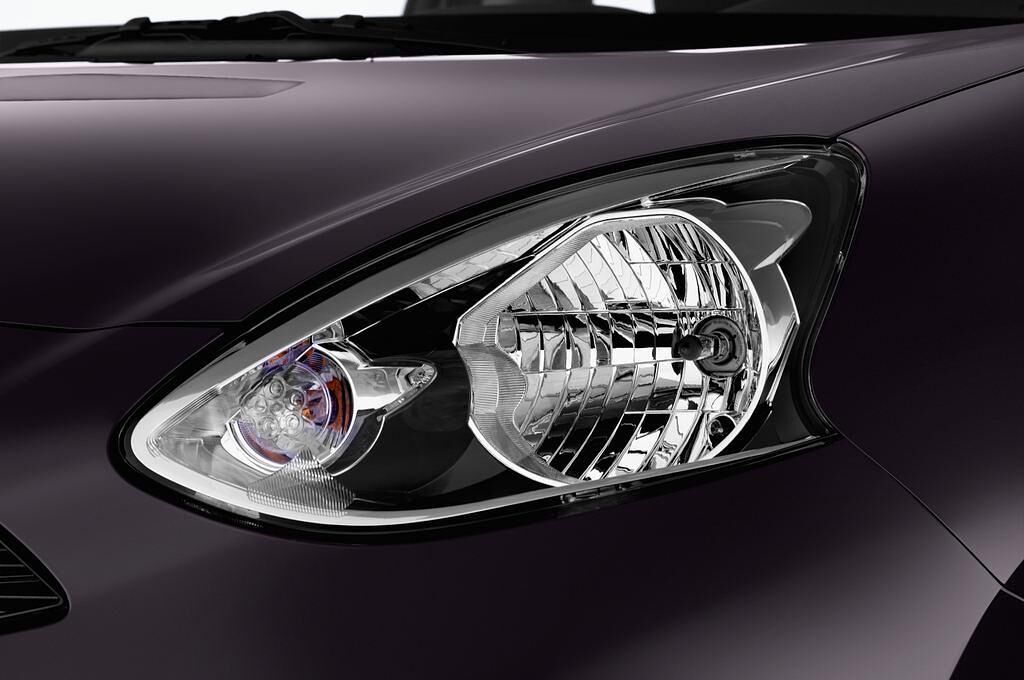 Nissan Micra (Baujahr 2013) Acenta 5 Türen Scheinwerfer