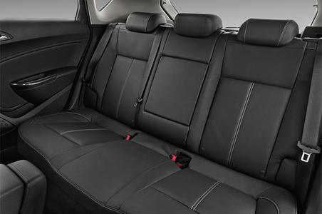 Opel Astra (Baujahr 2012) INNOVATION 5 Türen Rücksitze