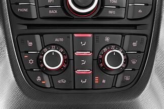 Opel Astra (Baujahr 2012) INNOVATION 5 Türen Temperatur und Klimaanlage