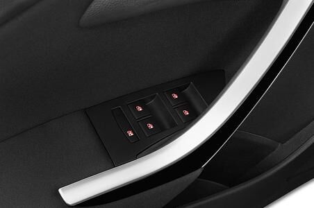 Opel Astra (Baujahr 2013) Sport 5 Türen Bedienungselemente Tür