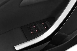 Opel Astra (Baujahr 2013) Sport 5 Türen Bedienungselemente Tür