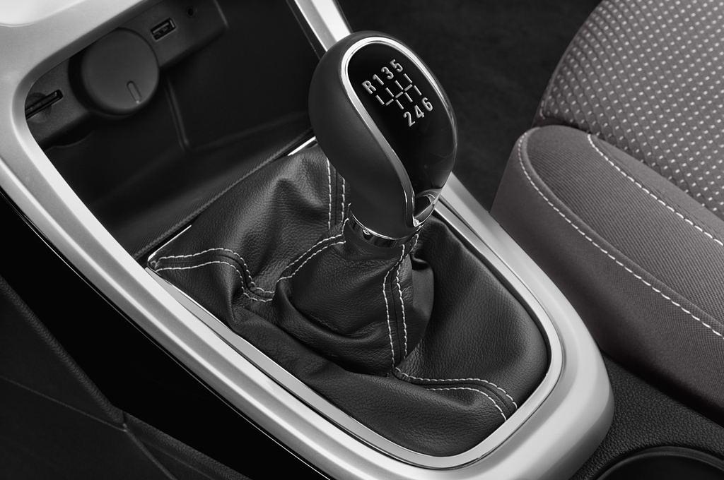 Opel Astra (Baujahr 2013) Sport 5 Türen Schalthebel
