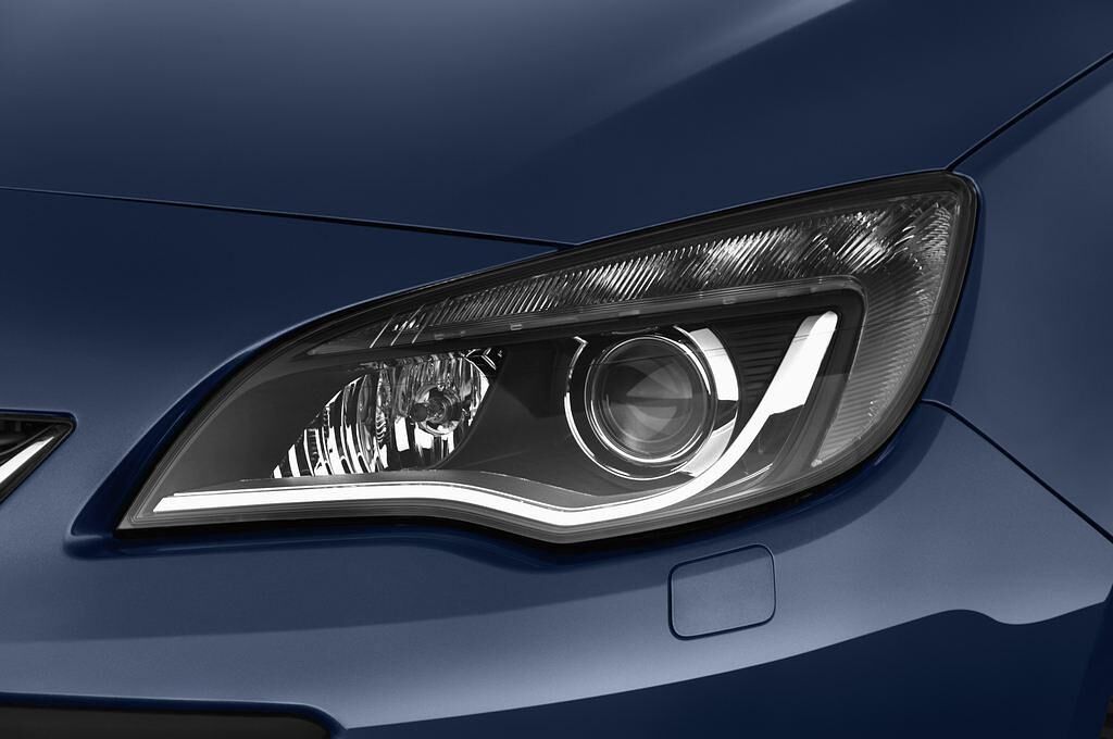 Opel Astra (Baujahr 2013) Sport 5 Türen Scheinwerfer