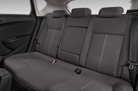 Opel Astra (Baujahr 2013) Sport 5 Türen Rücksitze