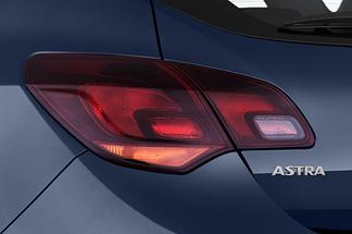 Opel Astra (Baujahr 2013) Sport 5 Türen Rücklicht