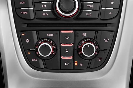 Opel Astra (Baujahr 2013) Sport 5 Türen Temperatur und Klimaanlage