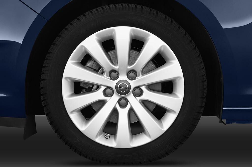 Opel Astra (Baujahr 2013) Sport 5 Türen Reifen und Felge