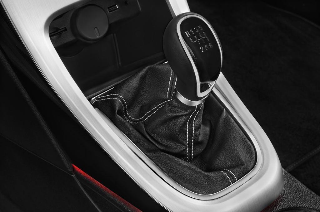Opel Astra GTC (Baujahr 2013) INNOVATION 3 Türen Schalthebel
