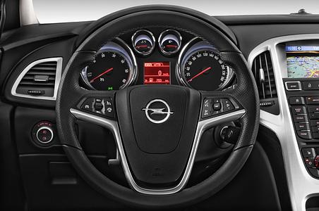 Opel Astra GTC (Baujahr 2013) INNOVATION 3 Türen Lenkrad