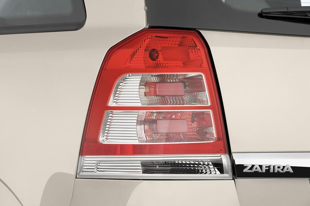 Opel Zafira (Baujahr 2011) Sport 5 Türen Rücklicht