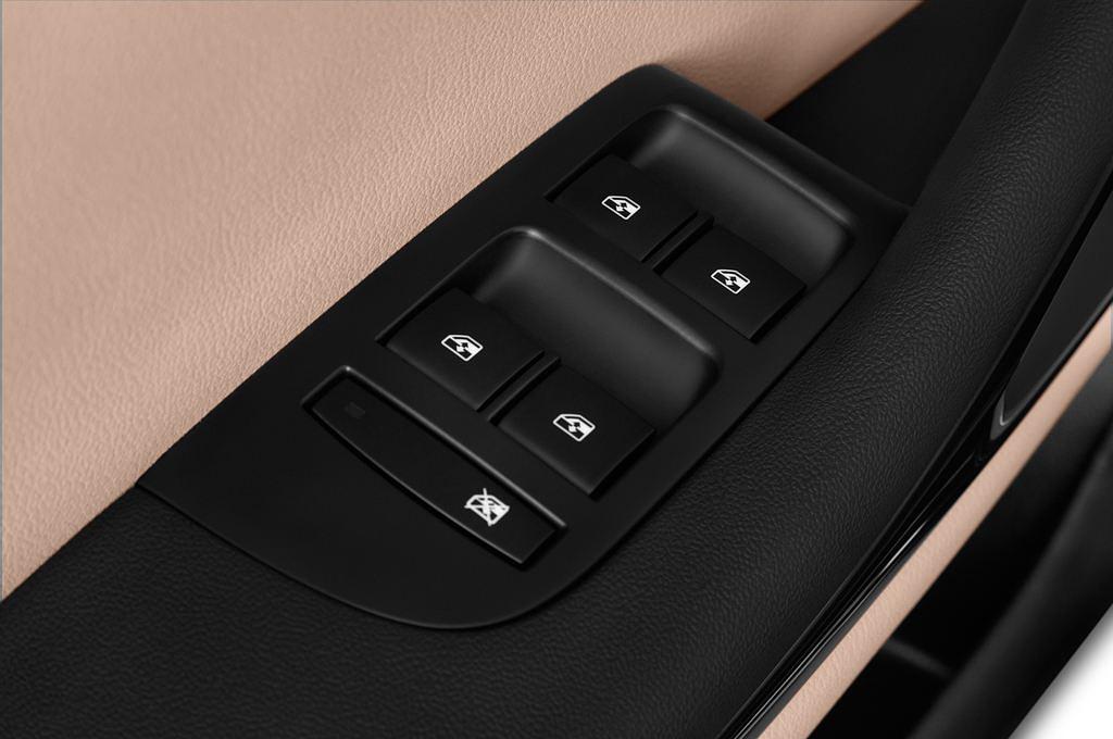 Opel Zafira (Baujahr 2017) Innovation 5 Türen Bedienungselemente Tür