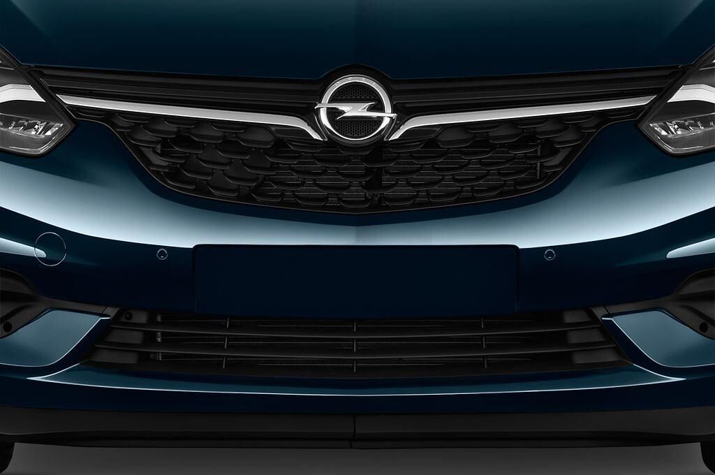 Opel Zafira (Baujahr 2017) Innovation 5 Türen Kühlergrill und Scheinwerfer