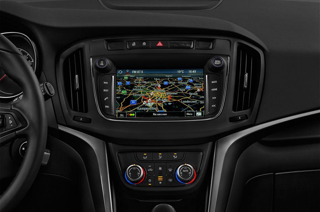 Opel Zafira (Baujahr 2017) Innovation 5 Türen Mittelkonsole