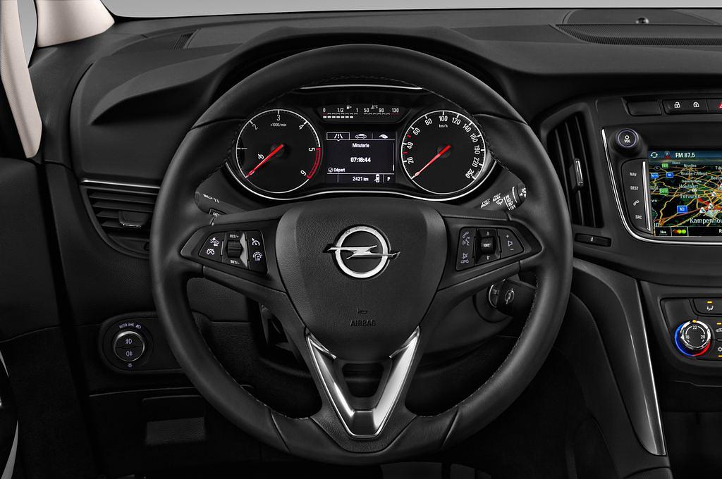 Opel Zafira (Baujahr 2017) Innovation 5 Türen Lenkrad
