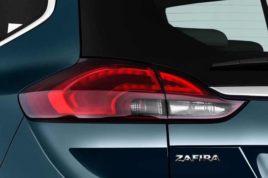 Opel Zafira (Baujahr 2017) Innovation 5 Türen Rücklicht