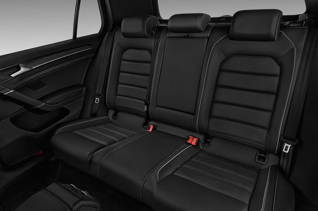 Volkswagen Golf (Baujahr 2018) GTE 5 Türen Rücksitze