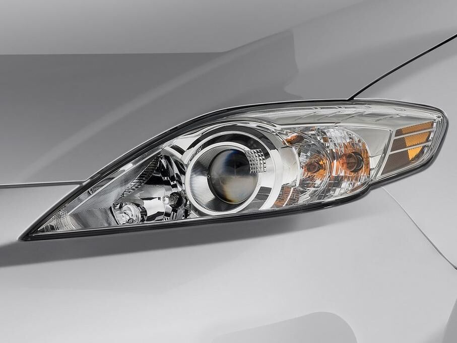 Mazda Mazda5 (Baujahr 2009) Comfort 5 Türen Scheinwerfer