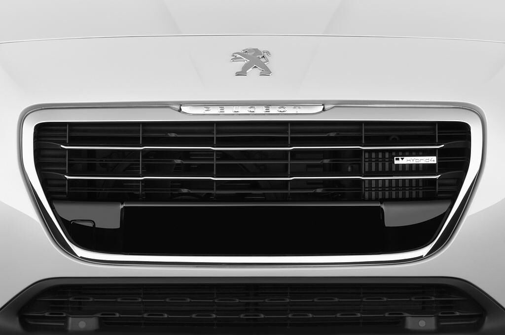 Peugeot 3008 (Baujahr 2013) HYbrid4 5 Türen Kühlergrill und Scheinwerfer