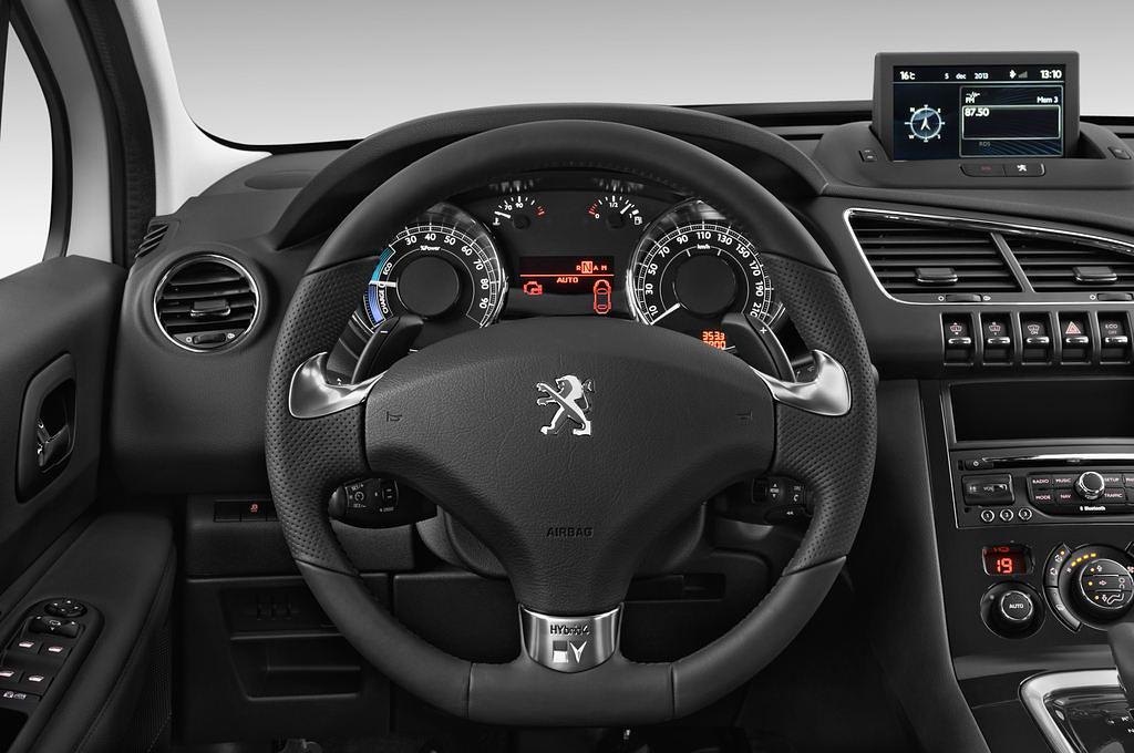Peugeot 3008 (Baujahr 2013) HYbrid4 5 Türen Lenkrad