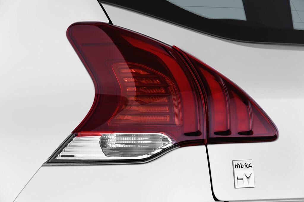 Peugeot 3008 (Baujahr 2013) HYbrid4 5 Türen Rücklicht