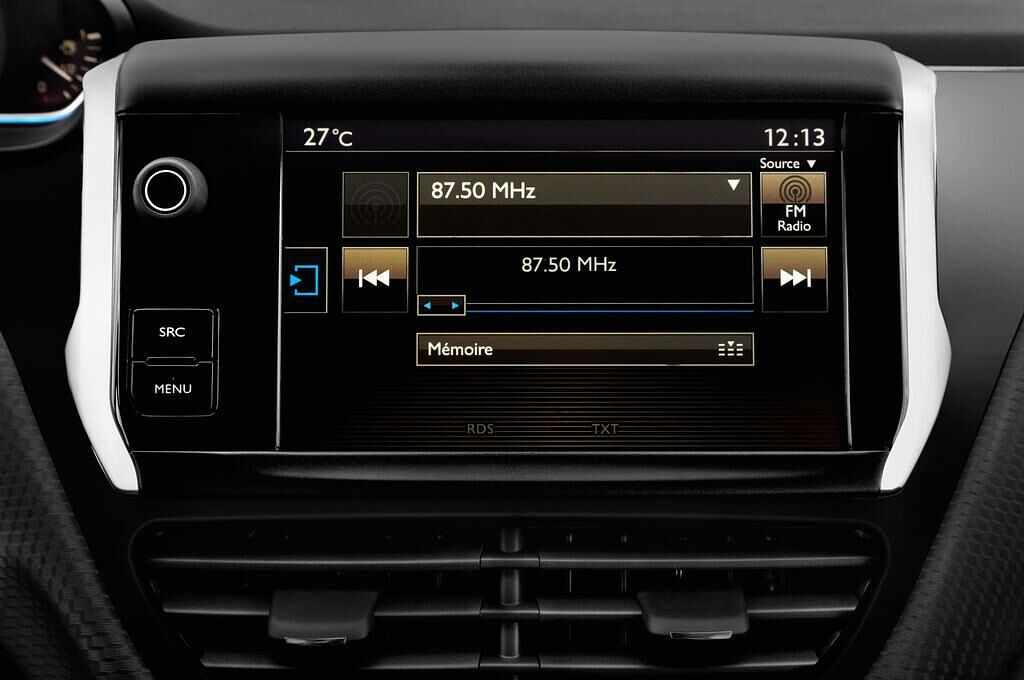 Peugeot 2008 (Baujahr 2017) Allure 5 Türen Radio und Infotainmentsystem