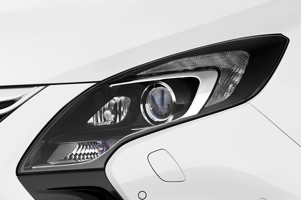 Opel Zafira Tourer (Baujahr 2013) INNOVATION 5 Türen Scheinwerfer