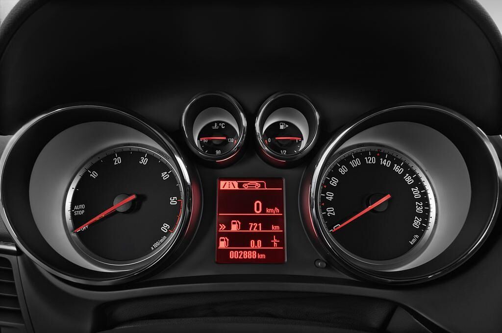Opel Zafira Tourer (Baujahr 2013) INNOVATION 5 Türen Tacho und Fahrerinstrumente